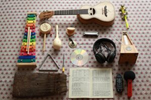 music, instruments, cymbals, ringtones keyboard, scores, old, castanets, harmonica, metronome, plate, play, instrument, rattle, marakas, triangle, microphone, remote, janczarki, ukulele, headphones, cont, metronome, ukulele, ukulele, ukulele, ukulele, ukulele